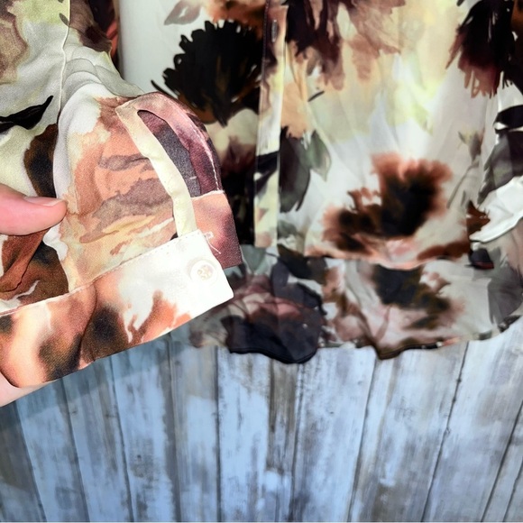 Haute Hippie Silk Floral High Low Button Up - Picture 4 of 6